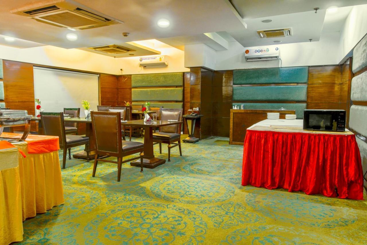 Hotel Gis Select Banjara Hill Hyderabad Exterior foto